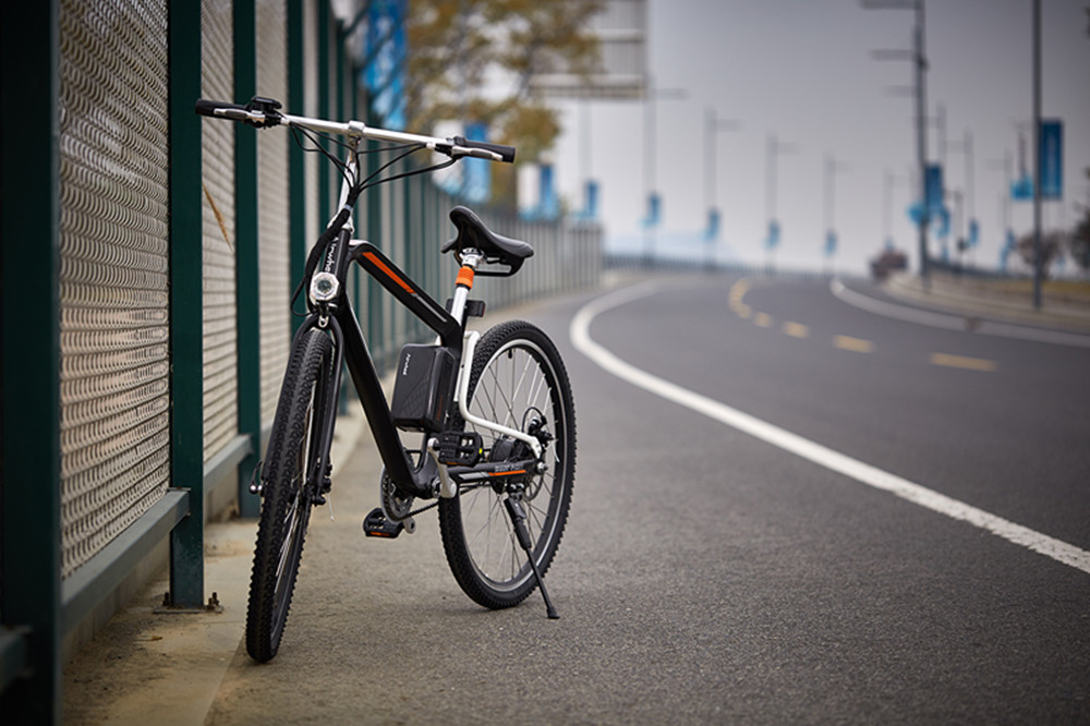 Airwheel R8 mountain bike