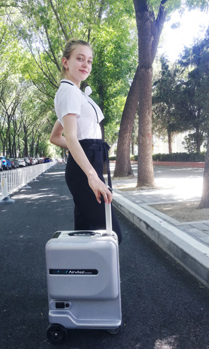 Airwheel SE3Mini rideable luggage